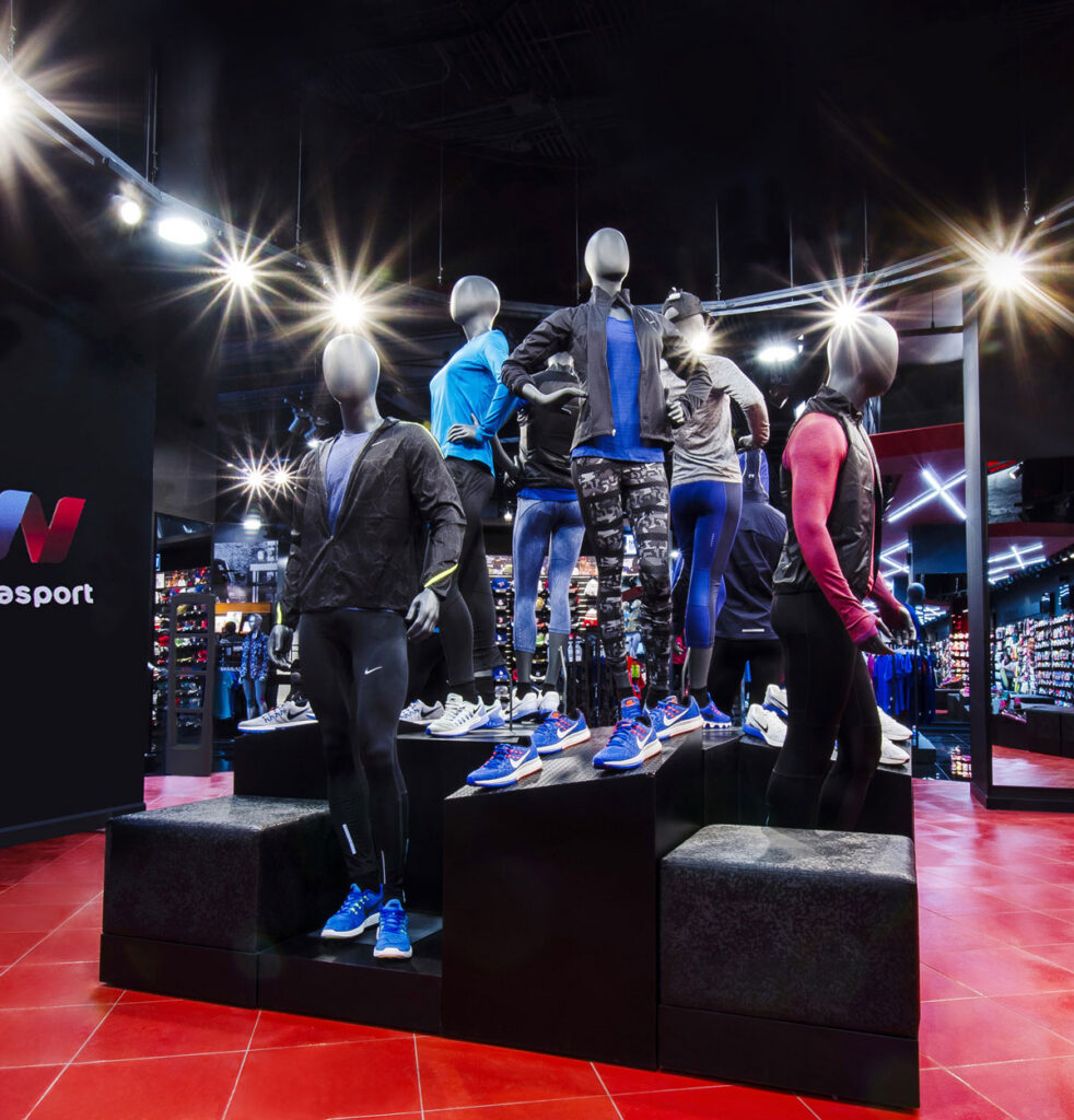 sport goods retail mannequins